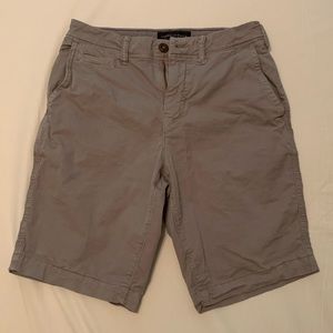 Men’s American Eagle khaki shorts